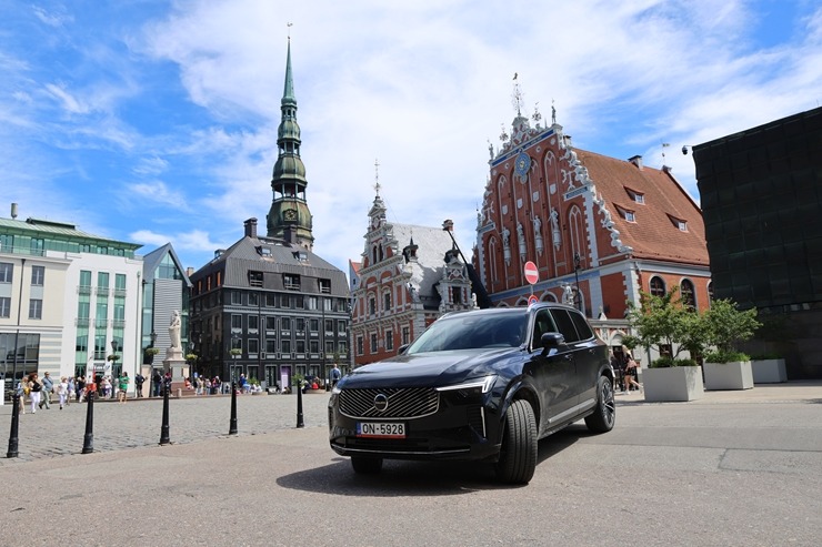 Sadarbībā ar «SIXT Latvia» un «Volvo XC90» (no 55 eiro dienā) apceļojam Latvijas galvaspilsētu 394818