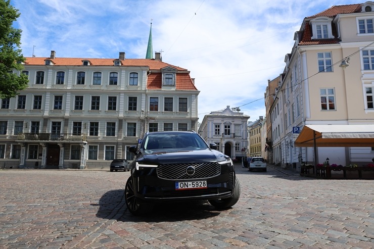 Sadarbībā ar «SIXT Latvia» un «Volvo XC90» (no 55 eiro dienā) apceļojam Latvijas galvaspilsētu 394821