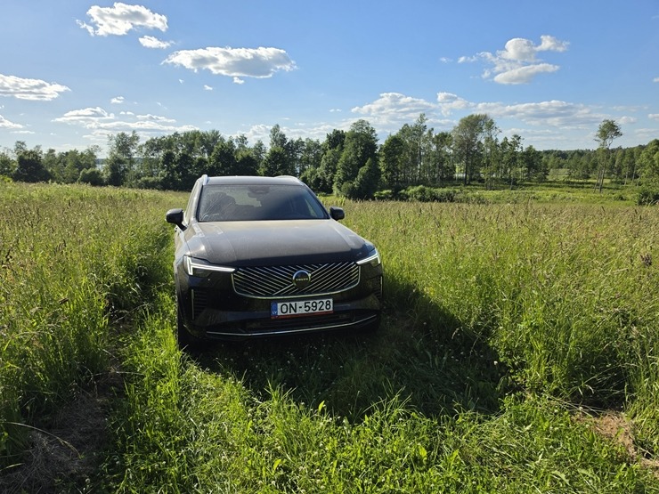 Sadarbībā ar «SIXT Latvia» un «Volvo XC90» (no 55 eiro dienā) apceļojam Latgali 394891