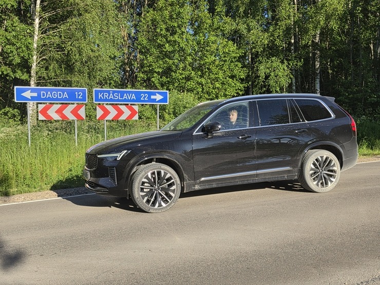 Sadarbībā ar «SIXT Latvia» un «Volvo XC90» (no 55 eiro dienā) apceļojam Latgali 394892
