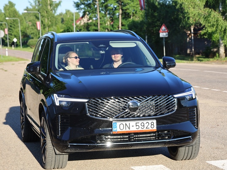 Sadarbībā ar «SIXT Latvia» un «Volvo XC90» (no 55 eiro dienā) apceļojam Latgali 394893