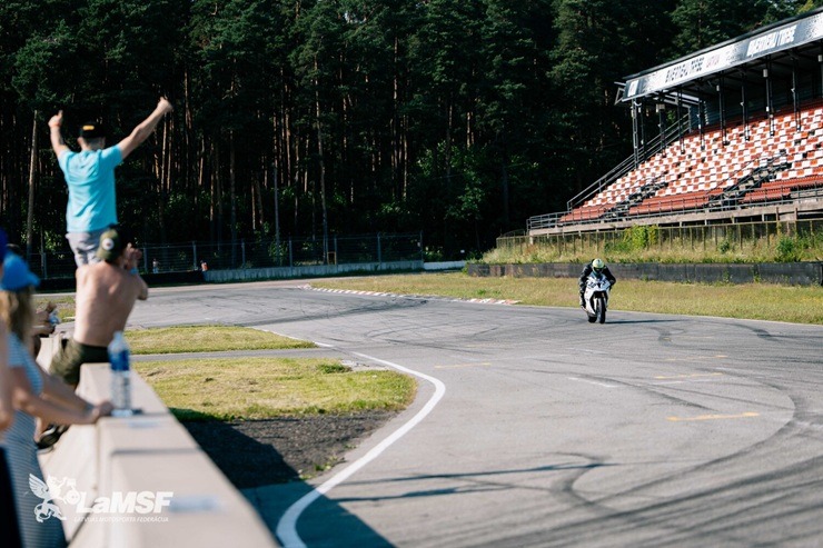 Somu motosportisti labo Biķernieku trases rekordu 394921