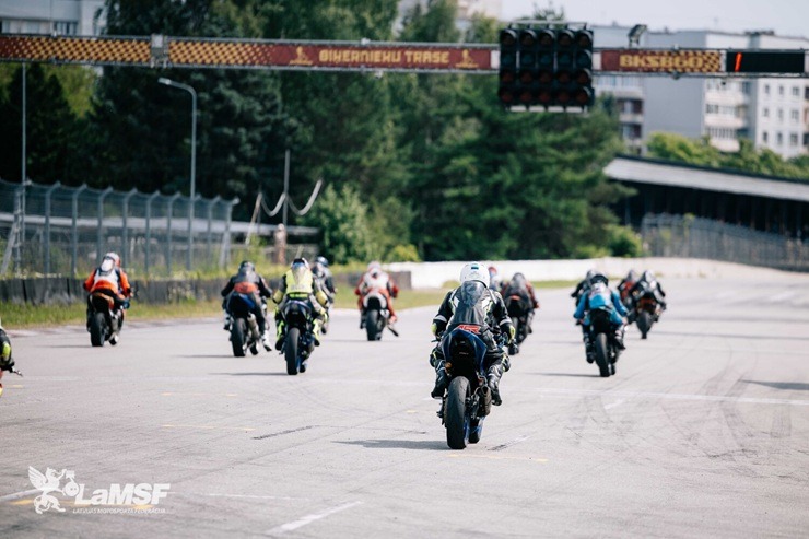 Somu motosportisti labo Biķernieku trases rekordu 394911