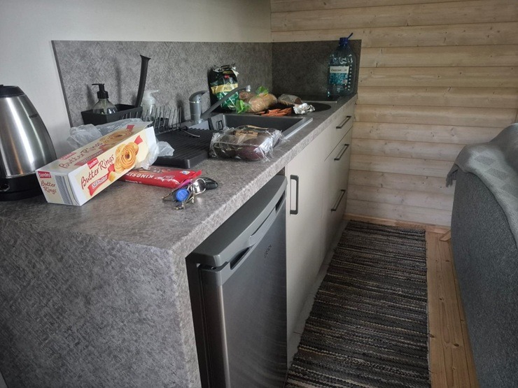 Travelnews un ķepainis Šeidins atpūšas no ikdienas «Glamping Tērvete» 395443