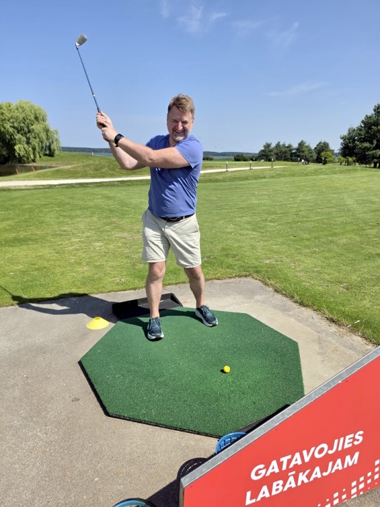 «Samsung» rīko aktīvu mediju dienu Rīgas golfa klubā «Ozo Golf Club» 395640
