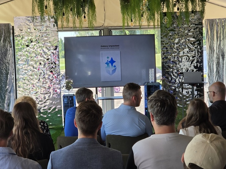 «Samsung» rīko aktīvu mediju dienu Rīgas golfa klubā «Ozo Golf Club» 395622