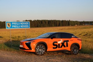 Sadarbībā ar «SIXT Latvia» un «Lexus RZ 500e» (no 855 eiro mēnesī) apceļojam Krustpili un Preiļu novadu 2