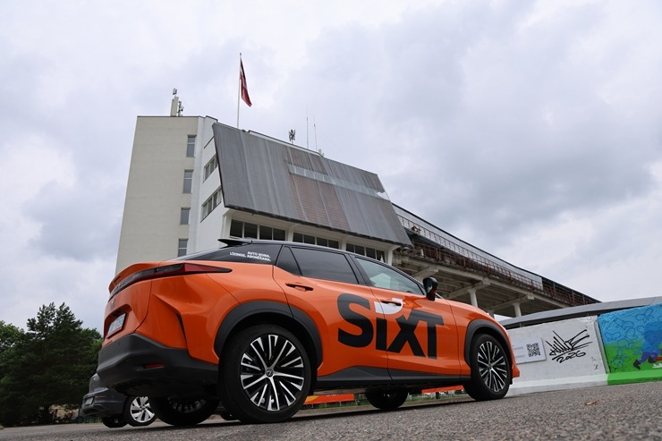 Apceļojam Latviju sadarbībā ar «SIXT Latvia» un «Lexus RZ 500e» (no 850 eiro mēnesī) 396070