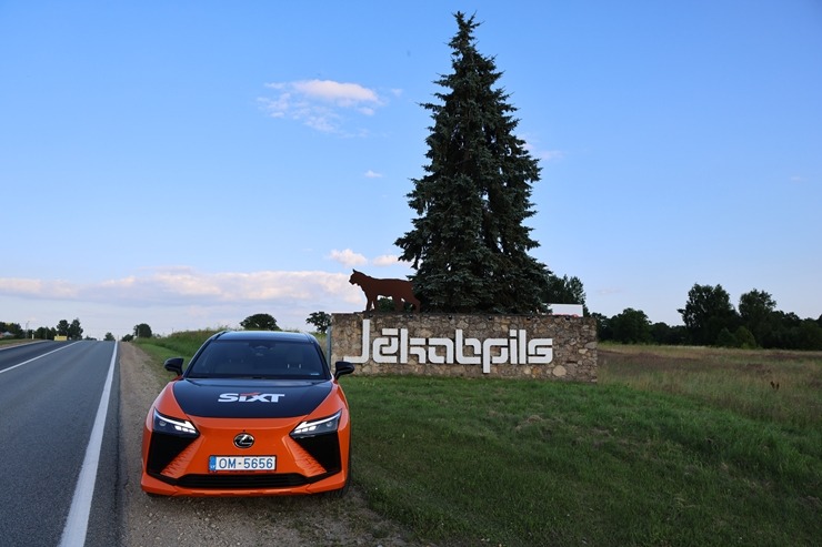 Apceļojam Latviju sadarbībā ar «SIXT Latvia» un «Lexus RZ 500e» (no 850 eiro mēnesī) 396074