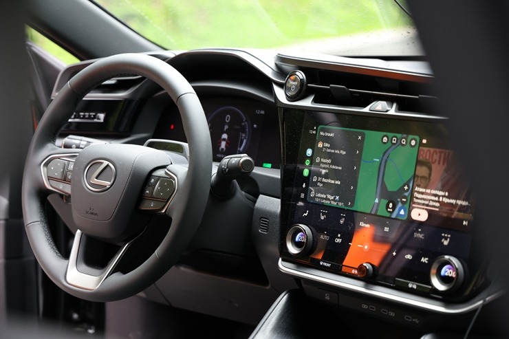 Apceļojam Latviju sadarbībā ar «SIXT Latvia» un «Lexus RZ 500e» (no 850 eiro mēnesī) 396064