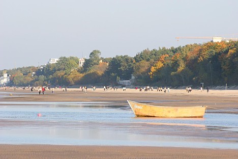Saulaina rudens diena Majoru pludmalē 19010