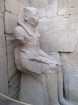 Vēsturē iegājušo personu statujas ir izvietotas visā Karnakas tempļa teritorijā 13