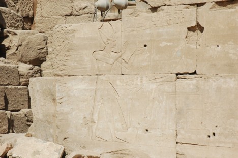 Vēsturiskie zīmējumi Karnakas templī 19557