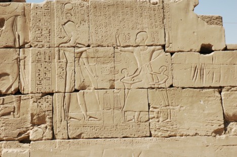 Vēsturiskie zīmējumi Karnakas templī 19560