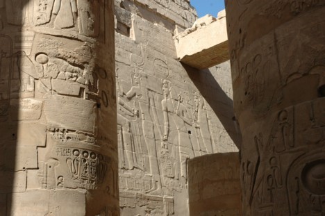Vēsturiskie zīmējumi Karnakas templī 19562