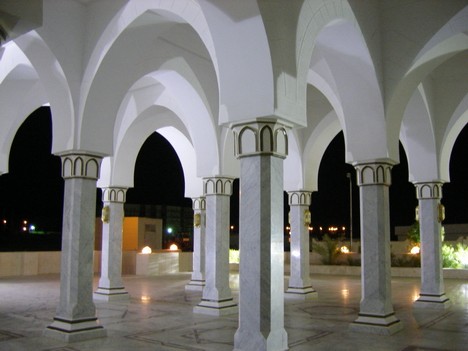 Sniegbaltas mošejas arkas 19940