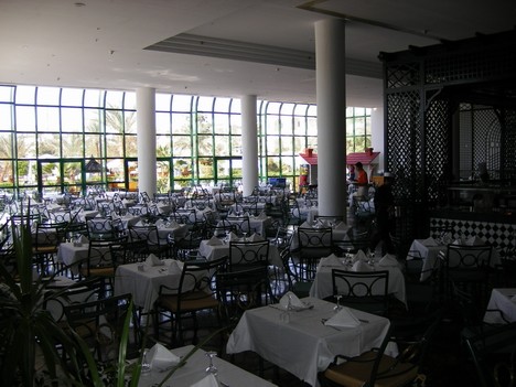 Viesnīcas restorāns 20071