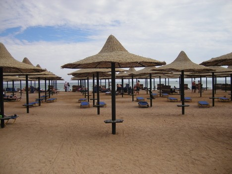 Viesnīcai ir privāta smilšaina pludmale 20129