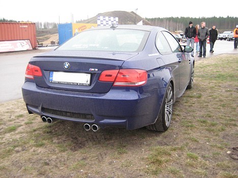 Daudzu autobraucēju sapnis ir BMW M3, kas uzrauj 100 km/h ātrāk par 5 sekundēm 21588