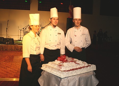 Viesnīcas pavāri spēj sagatavot jebkuru pārsteigumu - arī svinību torti 21740