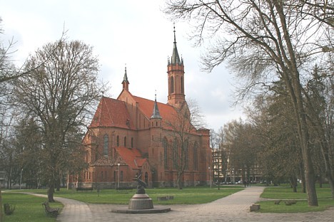 Viena no kūrortpilsētas baznīcām, kas atrodas pašā centrā, sīkāku informāciju par šo kūrorta pilsētiņu meklējiet www.druskininkai.lt 21781