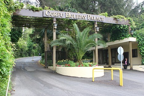 Korfu Holiday Palace viesnīcas galvenie vārti 22224