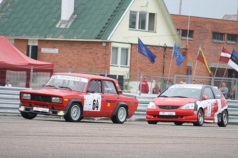 Aizvadītās sacīkstes Latvijas SRT komandai izvērtās spraigas, negaidītas un panākumiem bagātas 22446