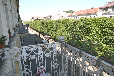 Viesnīca Hotel Kaunas atrodas Kauņas pilsētas centrā uz galvenās ielas Laisves av. 79 23172