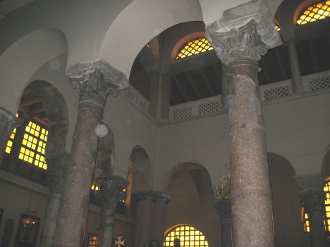 Bazilikā ir saglabājušās divas V gadsimta kolonnas 23559