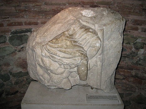 IV gadsimta skulptūras daļa 23564