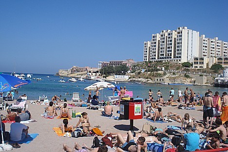Malta ir pazīstama ar savām brīnišķigajām pludmalēm. Viens no iecienītākajiem tūristu rajoniem ir St. Julian's. Šeit pieejamas gan publiskās pludmales 23615
