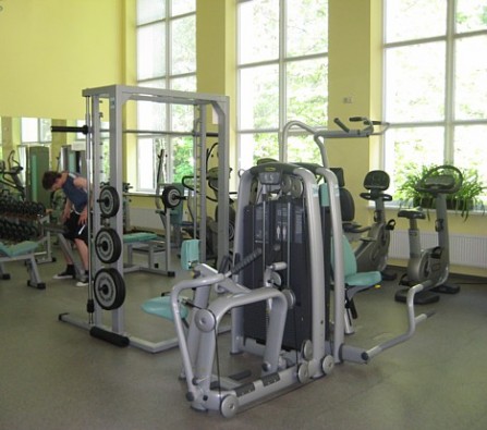 Viesnīcā atrodas arī fitnesa centrs. Moderni iekārtotajā trenažieru zālē strādā tikai pieredzējuši, kvalificēti treneri 23651