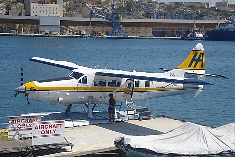 Maltas tūrisma informācijas centrs piedāvā apskatīt Maltu no putnu lidojuma. Lidojums ilgst pusstundu, kuras laikā tiek apskatītas visas valsts salas 23675