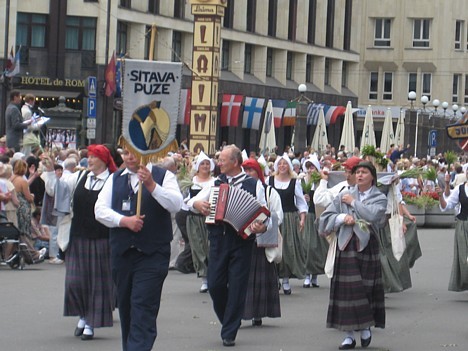 20080707-dziesmu svetku gajiens739 24173