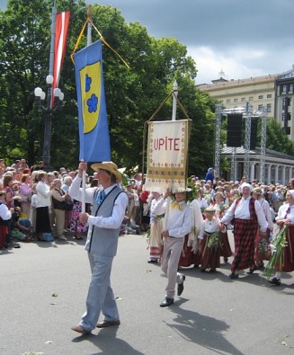 20080707-dziesmu svetku gajiens785 24183