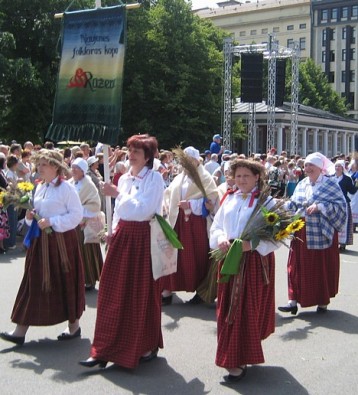 20080707-dziesmu svetku gajiens 862 24200