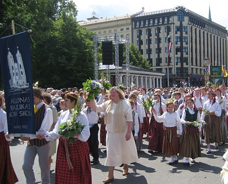 20080707-dziesmu sveetku gaajiens 980 24231