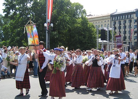 20080707-dziesmu sveetku gaajiens 1007 24238