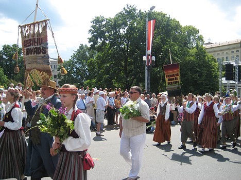 20080707-dziesmu sveetku gaajiens 1024 24242