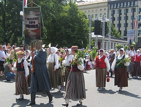 20080707-dziesmu sveetku gaajiens 1028 24244