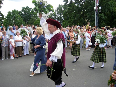 20080707-dziesmu sveetku gaajiens2 1003 24568