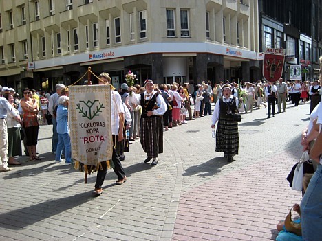 20080707-dziesmu sveetku gaajiens2 1152 24688