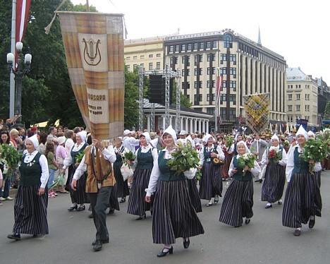 20080707-dziesmu sveetku gaajiens2 640 24765