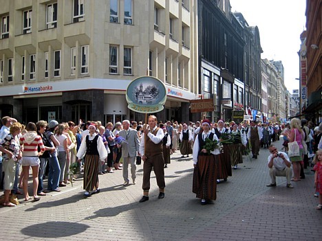 20080707-dziesmu sveetku gaajiens2 1303 24791