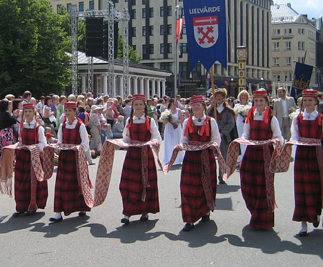 20080707-dziesmu sveetku gaajiens2 708 24809