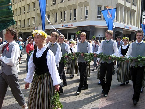 20080707-dziesmu sveetku gaajiens2 1321 24848