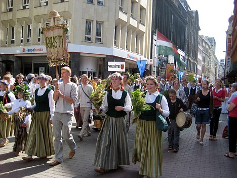 20080707-dziesmu sveetku gaajiens2 1347 24857