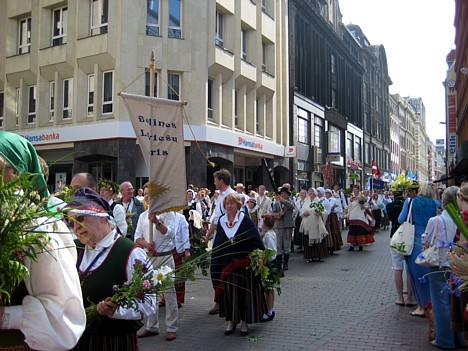 20080707-dziesmu sveetku gaajiens2 1411 24881