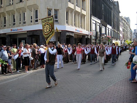 20080707-dziesmu sveetku gaajiens2 1481 24916