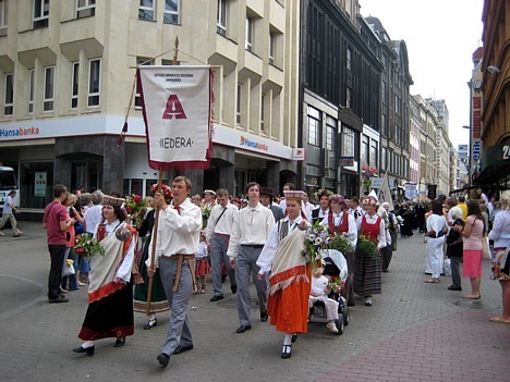 20080707-dziesmu sveetku gaajiens2 1813 25058